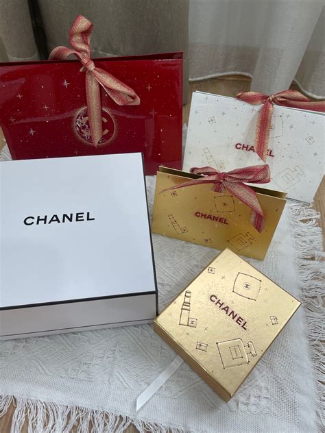 chanel christmas packaging|chanel free sample.